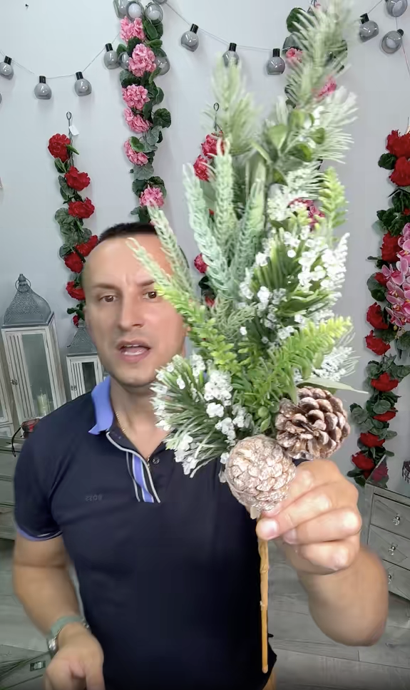 Gałązka zielona z szyszkami 54