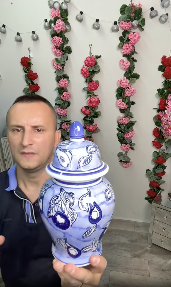 Pojemnik porcelanowy Amfora 27