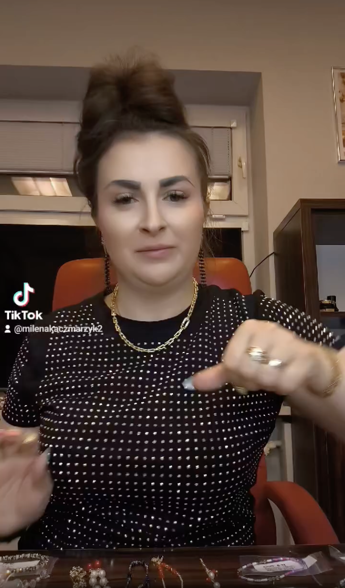 ZAWIESZKA PIESEK DO TOREBKI 